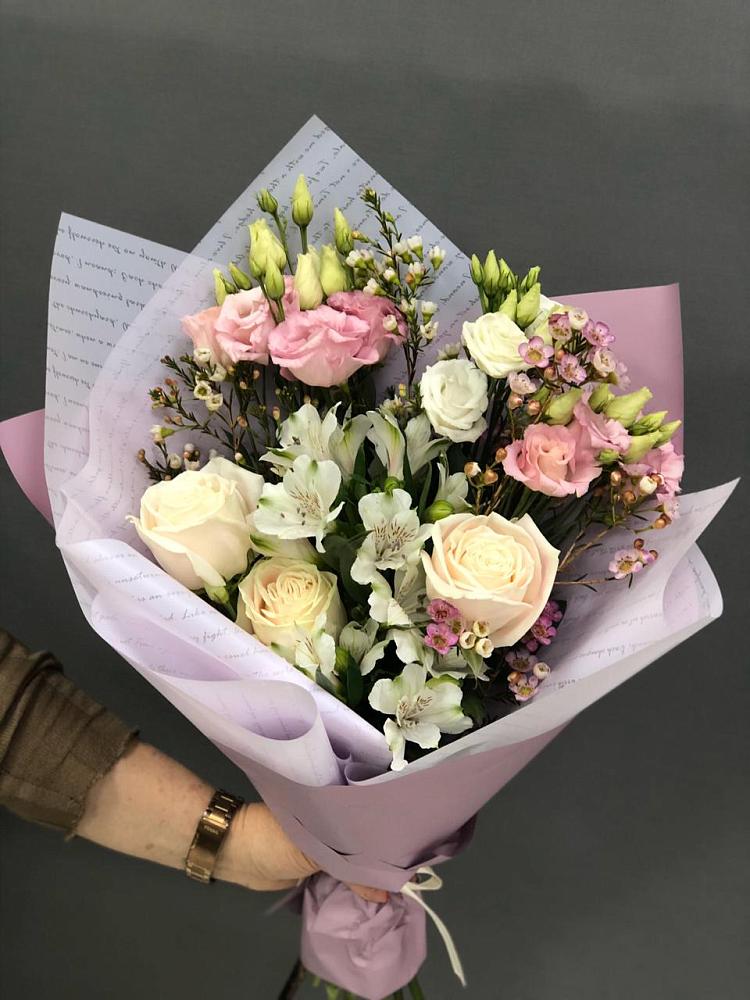 Букет цветов из: Альстромерии, Розы и Лизиантусы в Кратово