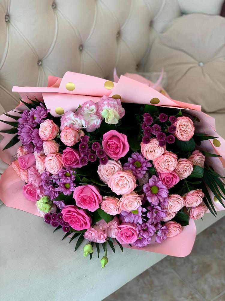 Букет цветов из: Хризантемы, Розы и Лизиантусы в Кратово