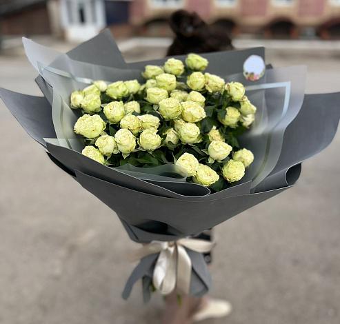 Букет Белые кустовые розы Солинеро в Кратово