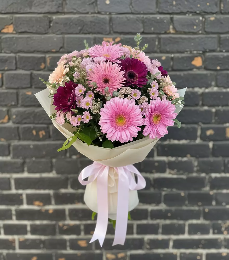 Букет цветов из: Герберы и Хризантемы в Кратово