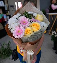 Букет цветов из:  Герберы, Розы и Хризантемы в Кратово