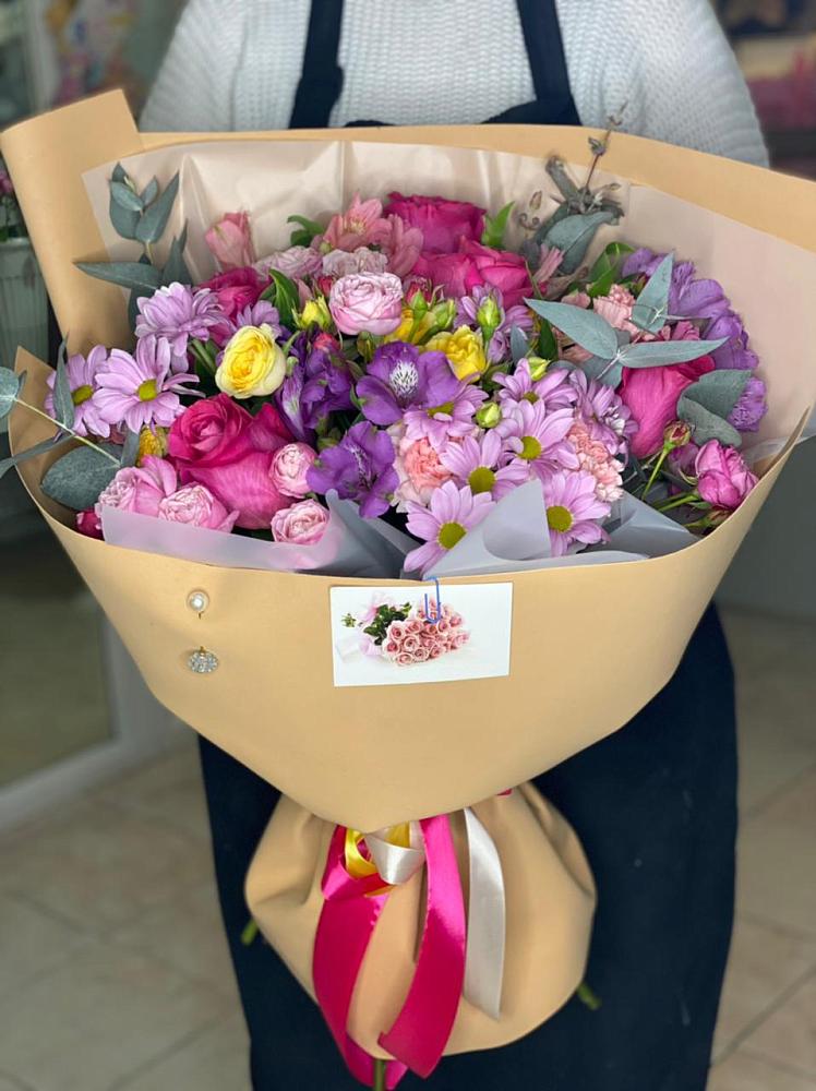 Букет цветов из: Хризантемы, Гвоздики и Альстромерии в Кратово