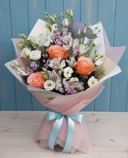 Букет цветов из:  Лизиантусы, Розы, Альстромерии и Гипсофила в Кратово