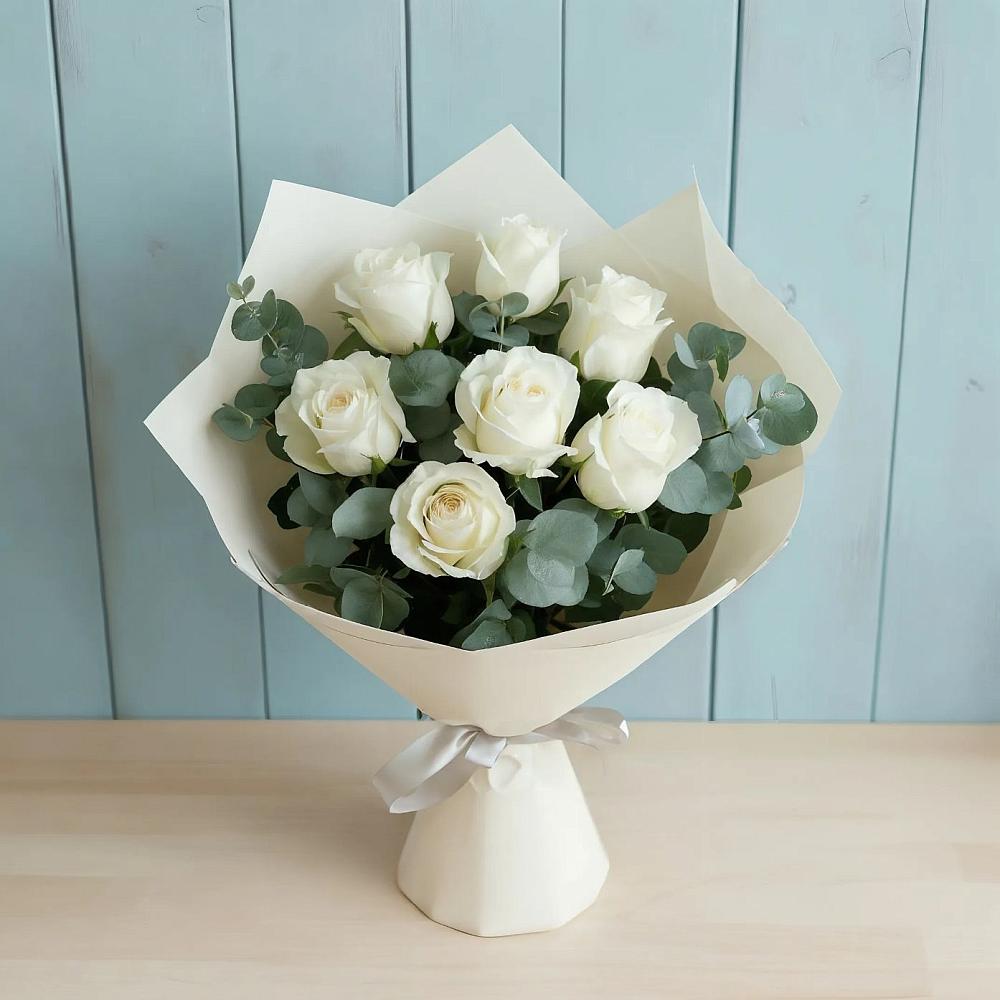 Букет Белые розы в Эвкалипте в Кратово