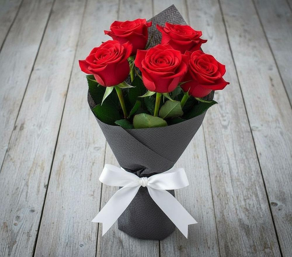 Букет 5 Красных роз Эдлесс Лав в Кратово