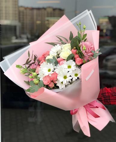 Букет цветов из: Розы, Лизиантусы и Хризантемы в Кратово
